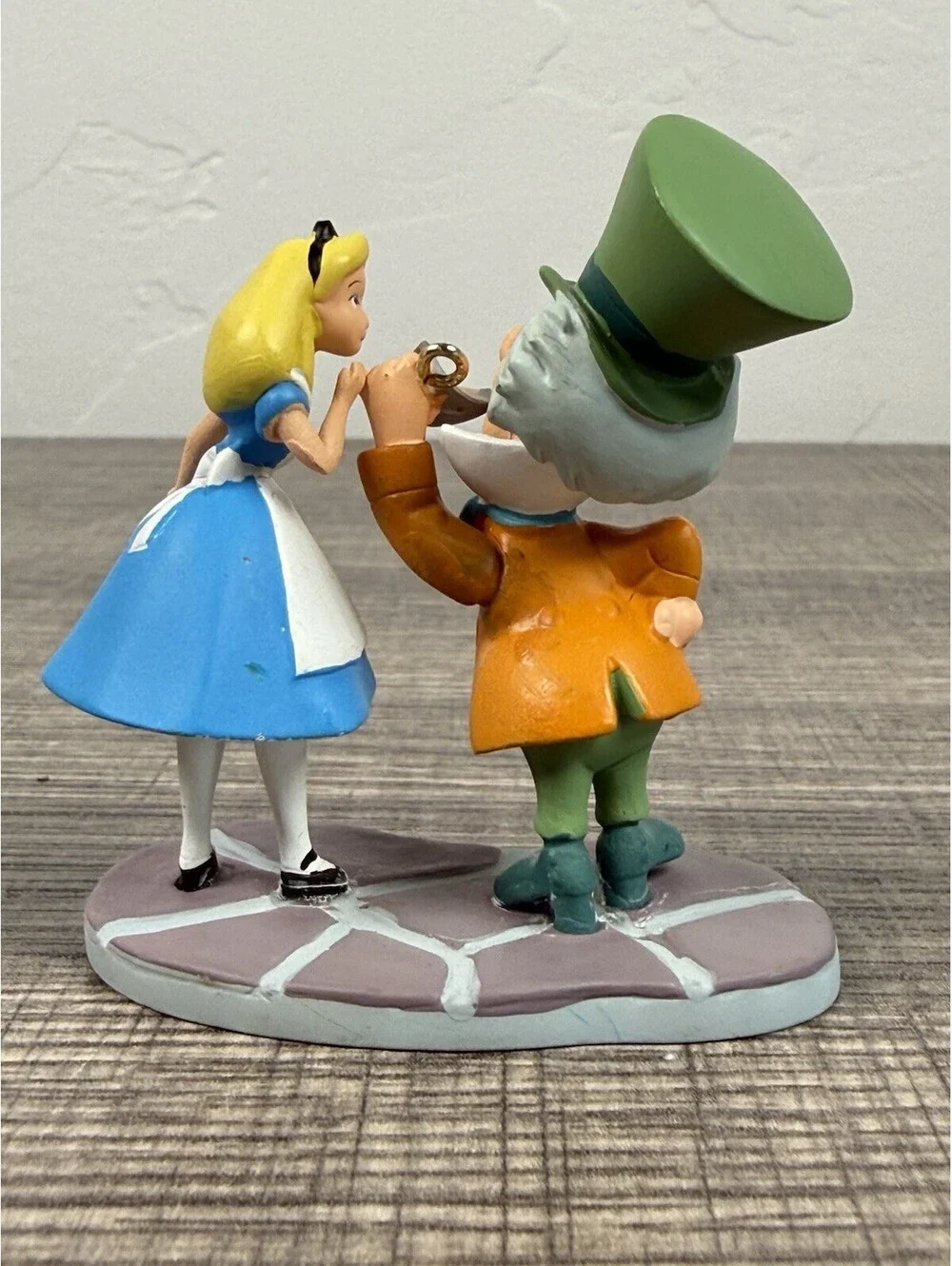 Hallmark 2011 Disney Alice in Wonderland Mad Hatter Ornament No Box Keepsake